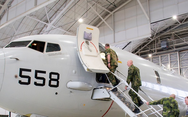 NORDEFCO Visits VP-46 at Keflavík Air Base