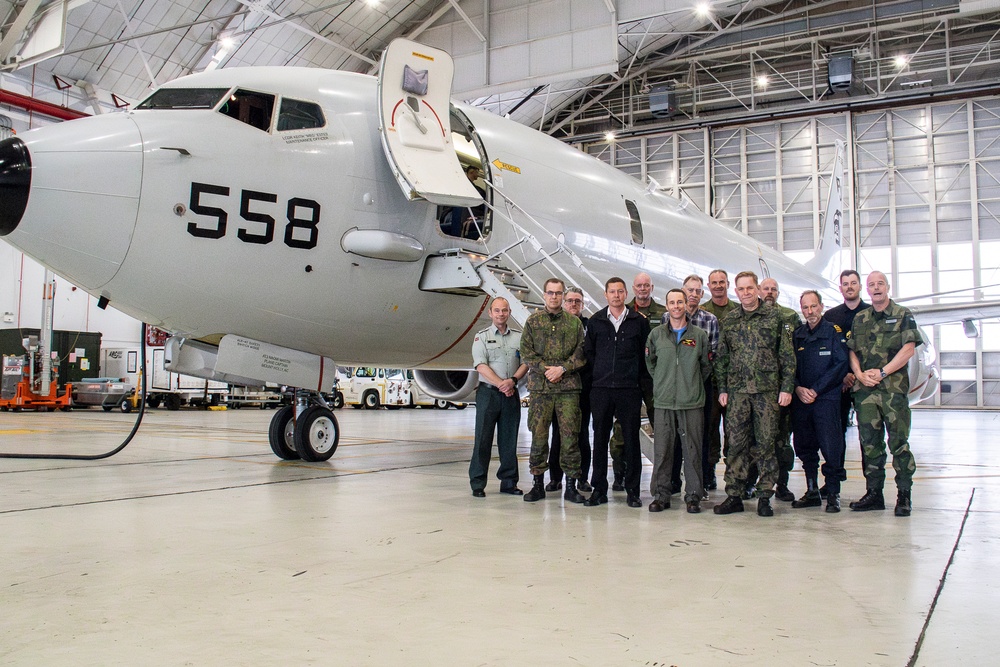 NORDEFCO Visits VP-46 at Keflavík Air Base