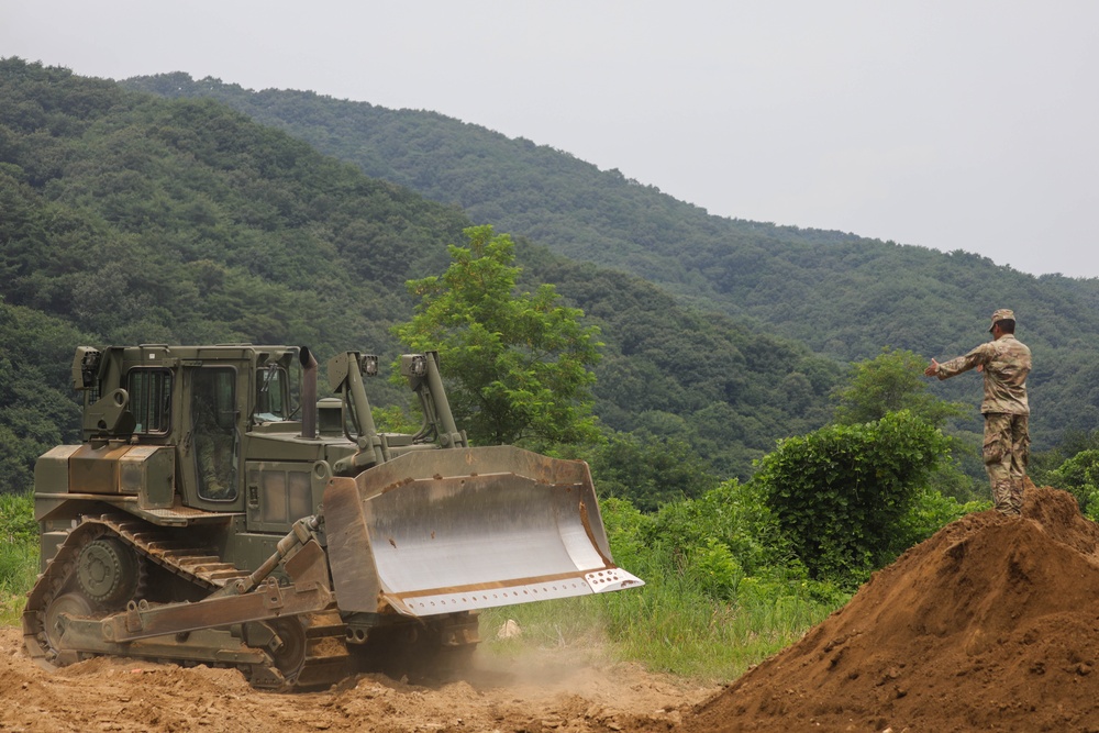 2ID’s 11th Engineer Battalion and ROK’s 5th Engineer Brigade strengthen ties in the combined Best Engineer Competition.
