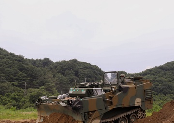 American, South Korean Engineers compete to sharpen skills