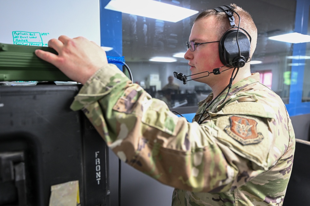 910 CS participate in High-Frequency Skills Competition