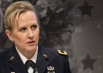 Crum retires from USAFMCOM