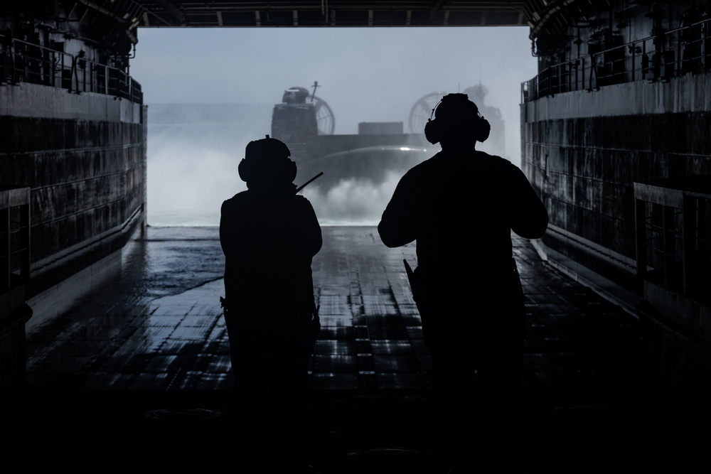 LCAC Loading for Transport