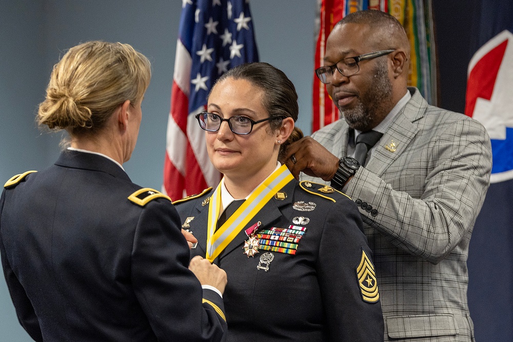 Harris retires from USAFMCOM