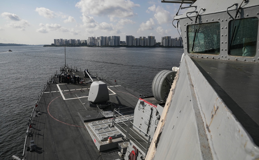 USS Milius (DDG 69) Departs Singapore