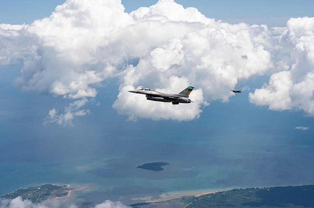 USANG F-16s train intercepts with Civil Air Patrol