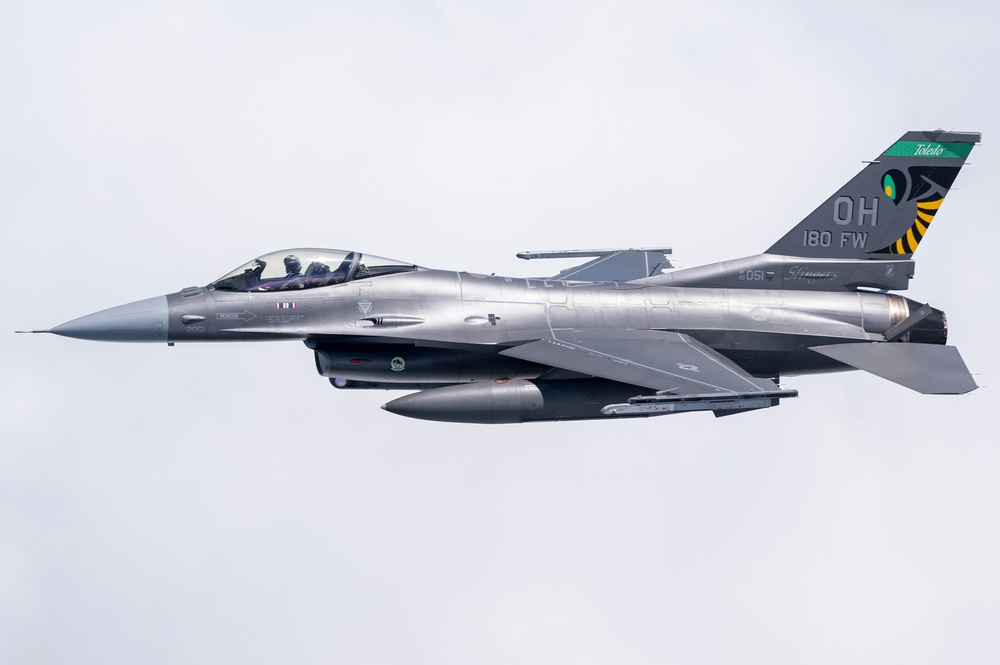 USANG F-16s train intercepts with Civil Air Patrol