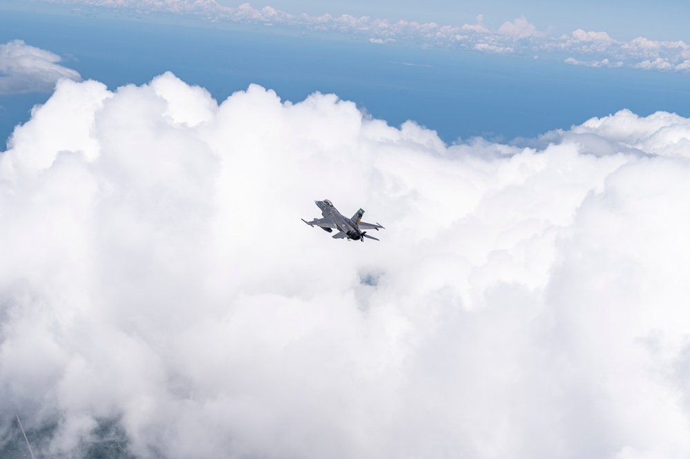 USANG F-16s train intercepts with Civil Air Patrol