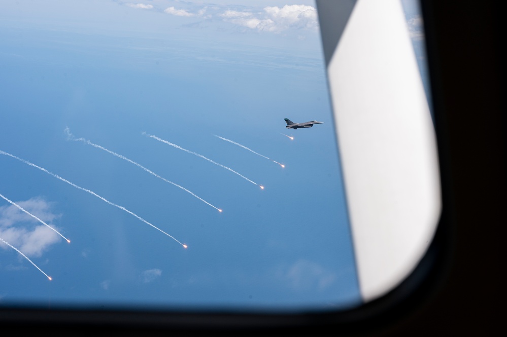USANG F-16s train intercepts with Civil Air Patrol