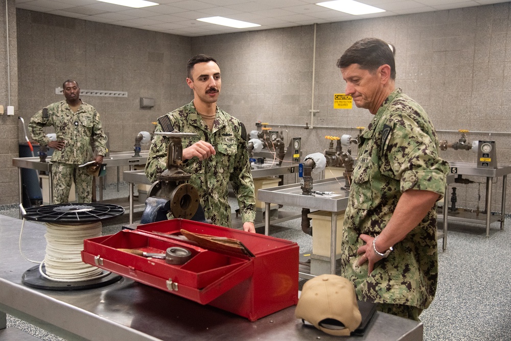 Commander, Naval Education and Training Command (NETC) Visits Surface Warfare Engineering School Command (SWESC) Great Lakes