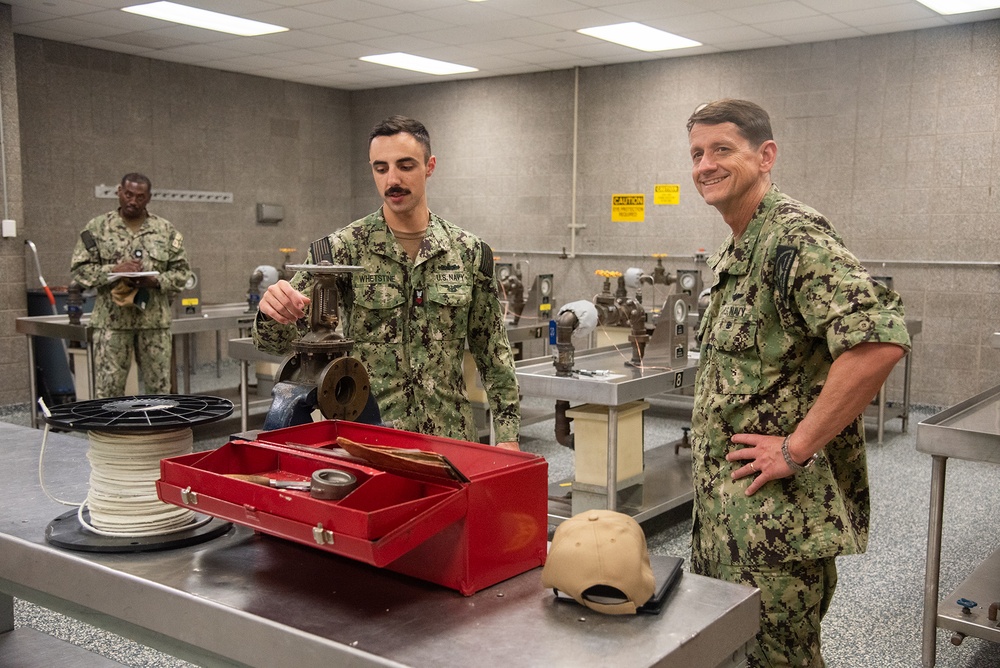 Commander, Naval Education and Training Command (NETC) Visits Surface Warfare Engineering School Command (SWESC) Great Lakes