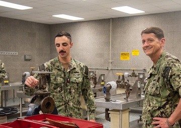 Commander, Naval Education and Training Command (NETC) Visits Surface Warfare Engineering School Command (SWESC) Great Lakes