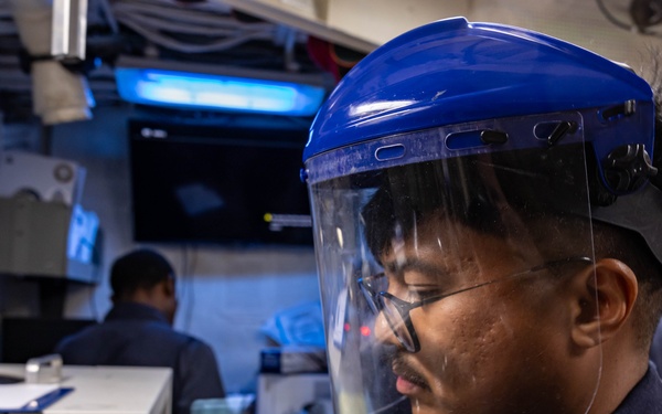 USS Mahan (DDG 72) Conducts a Replenishment-at-Sea with USNS Supply (T-AOE 6)