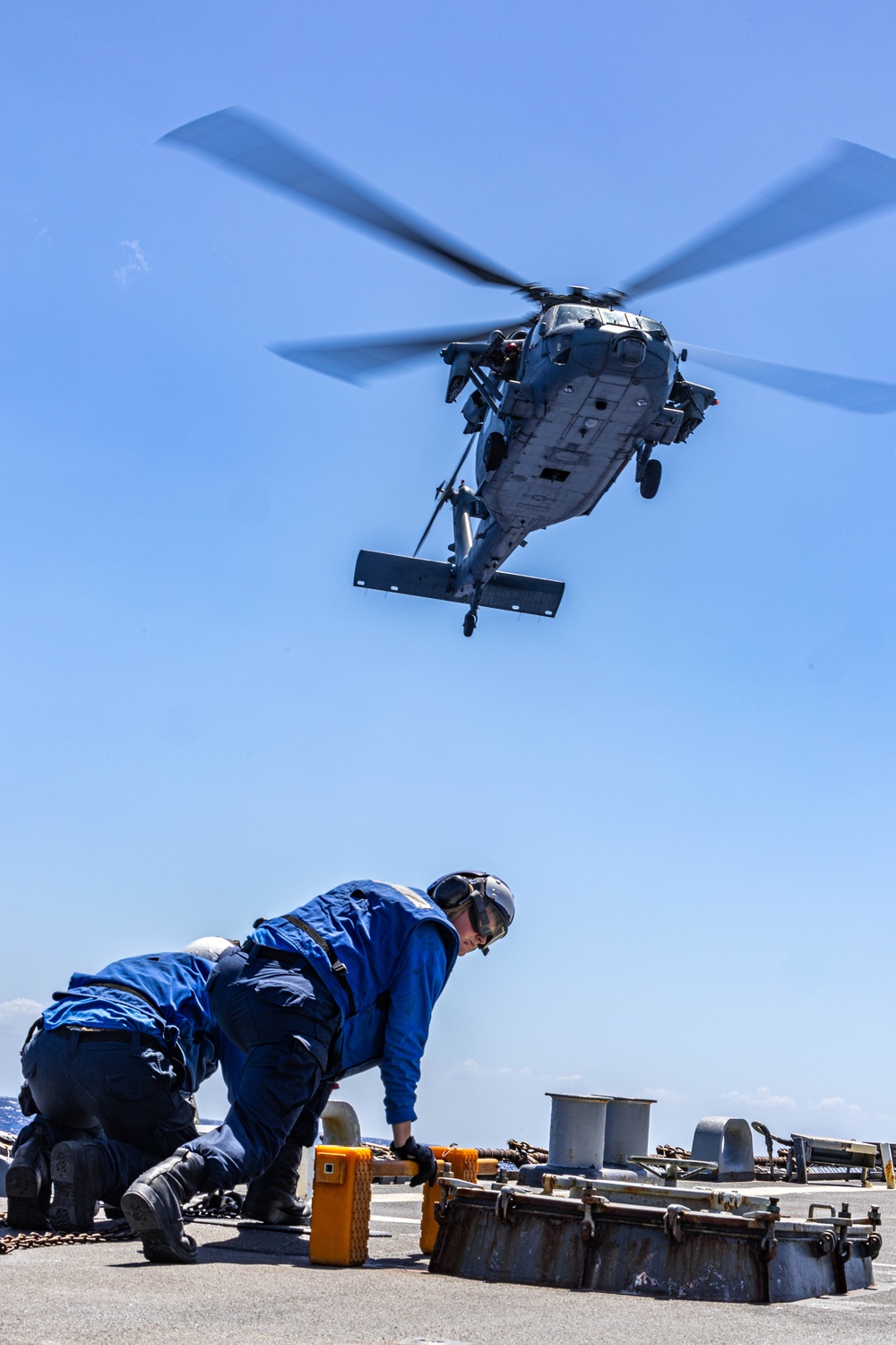 USS Mahan (DDG 72) Conducts Flight Quarters with HSC-9