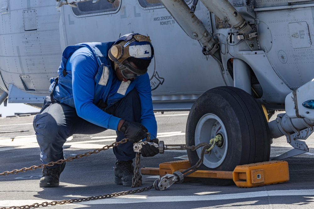 USS Mahan Conducts Flight Quarters with HSC-9