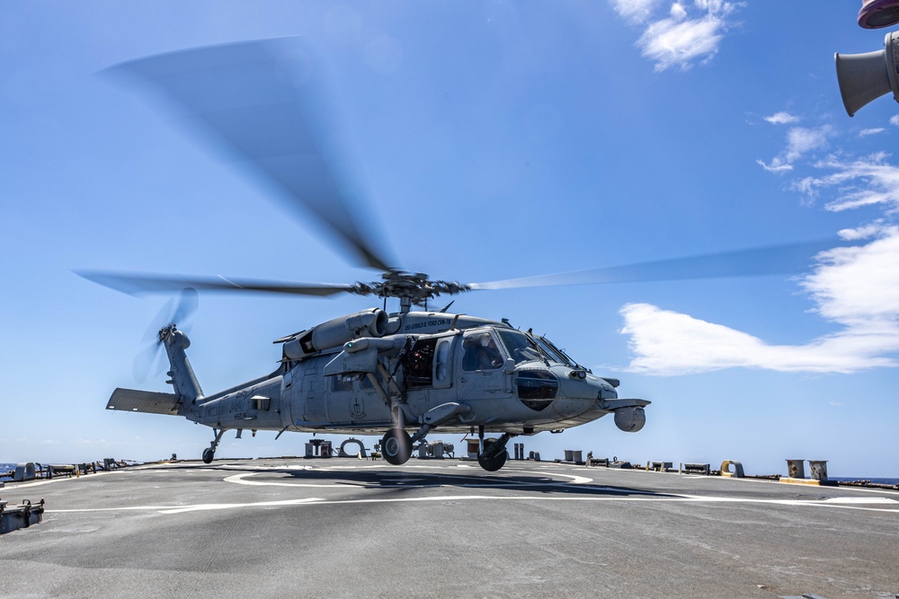 USS Mahan (DDG 72) Conducts Flight Quarters with HSC-9