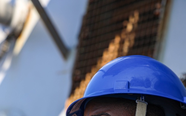 USS Mahan (DDG 72) Conducts a Replenishment-at-Sea with USNS Laramie (T-AO 203)