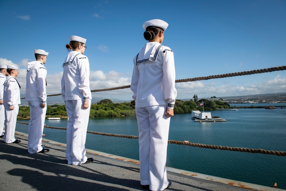 USS Carl Vinson arrives in Pearl Harbor for a scheduled port visit