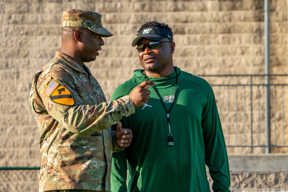 III Armored Corps Soldiers provide DeSoto High School students with a BCT Team-Building Experience