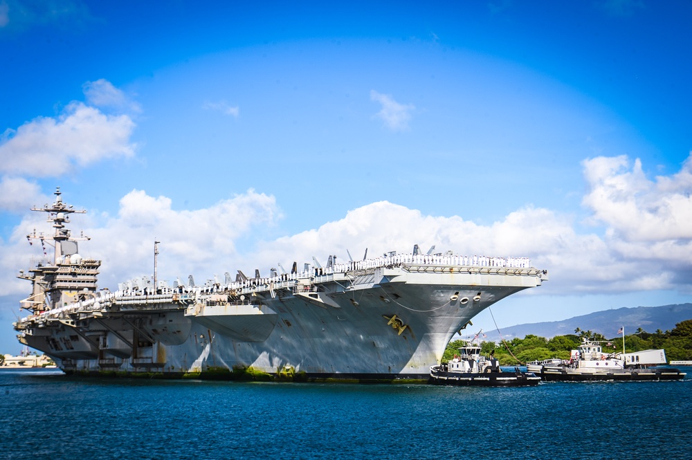 USS Carl Vinson arrives on Joint Base Pearl Harbor-Hickam