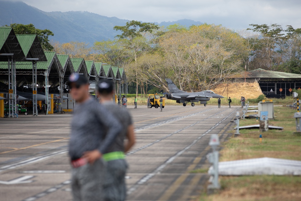 169th Fighter Wing takes flight during Relámpago de los Andes