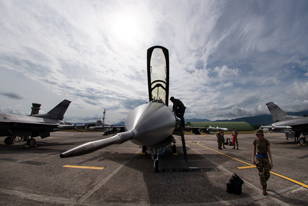 169th Fighter Wing takes flight during Relámpago de los Andes