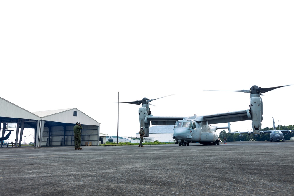 MRF-D assists with urgent lifesaving support to the Philippines