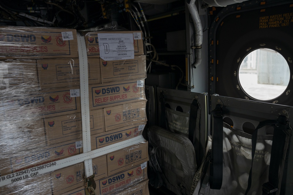 MRF-D assists with urgent lifesaving support to the Philippines