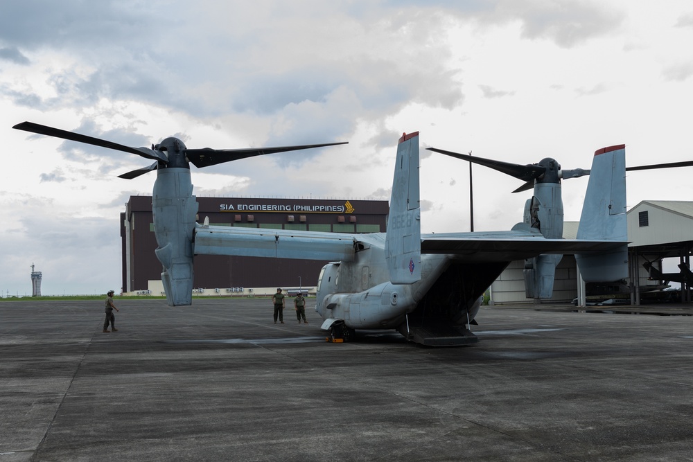 MRF-D assists with urgent lifesaving support to the Philippines