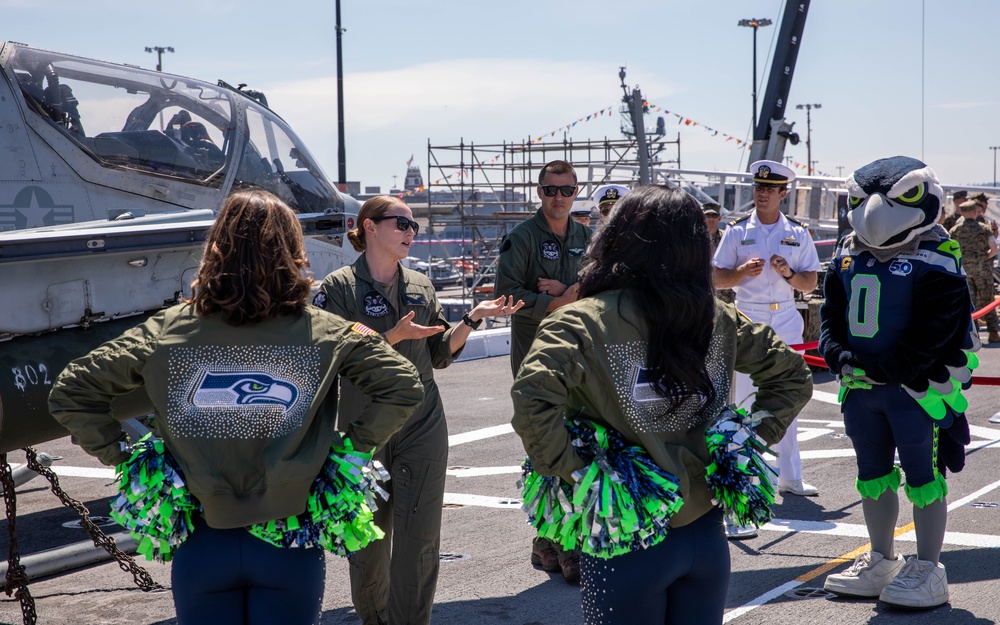 Seattle Seahawks visit USS Somerset (LPD 25) during Seattle Seafair Fleet Week 2025