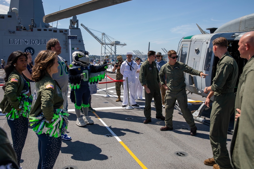 Seattle Seahawks visit USS Somerset (LPD 25) during Seattle Seafair Fleet Week 2025