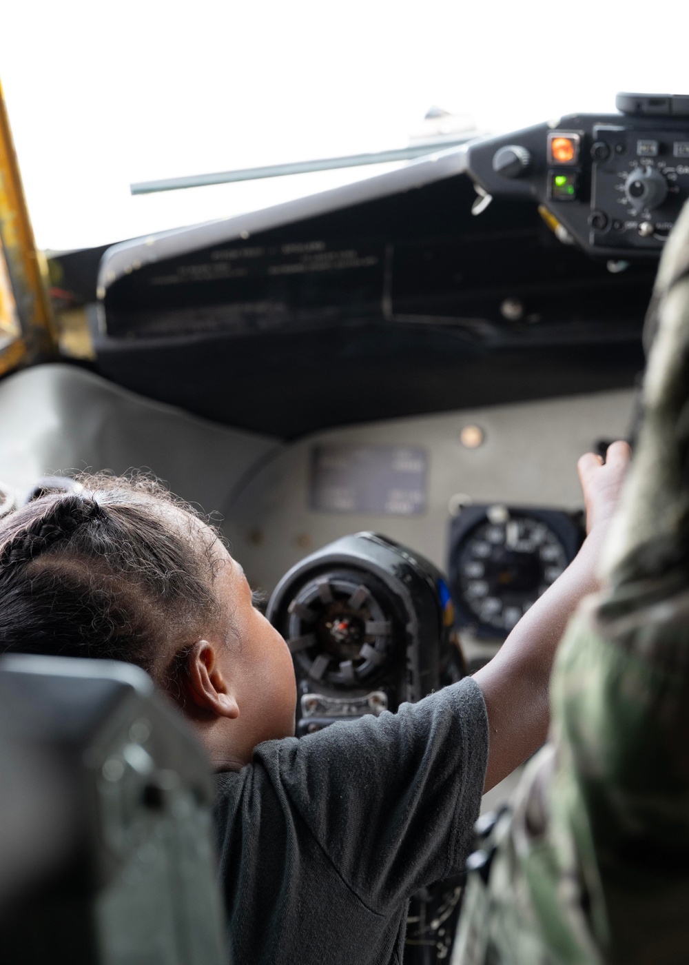 Andersen AFB hosts Pet the Jet event during exercise Resolute Force Pacific 2025