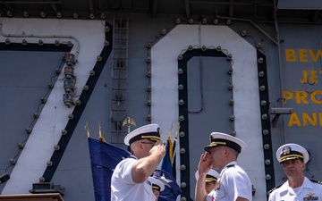 USS Carl Vinson holds change of command