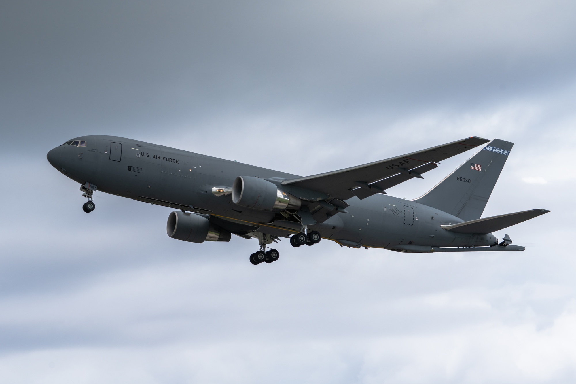 航空機・ヘリコプター U.S. AIR FORCE KC-10A BAYOU Babe KC-10 (航空機) - Wikipedia