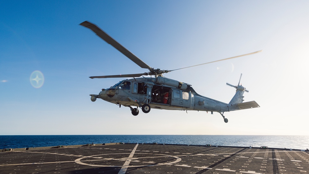 EODMU 5 and HSC-12 Conduct Fast-rope Exercises with USNS Alan Shepard