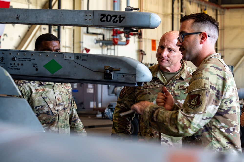 Seventh Air Force command chief visits the Wolf Pack