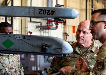 Seventh Air Force command chief visits the Wolf Pack