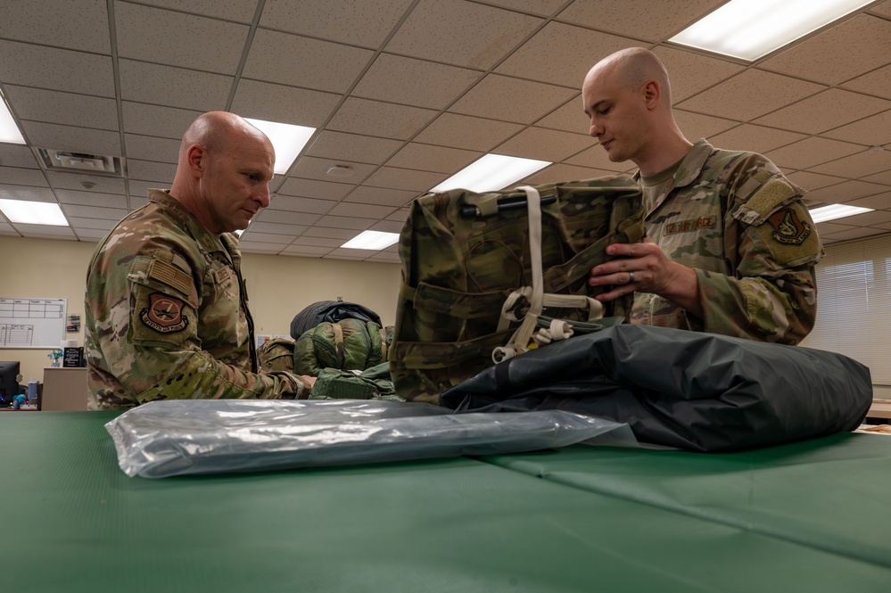 Seventh Air Force command chief visits the Wolf Pack