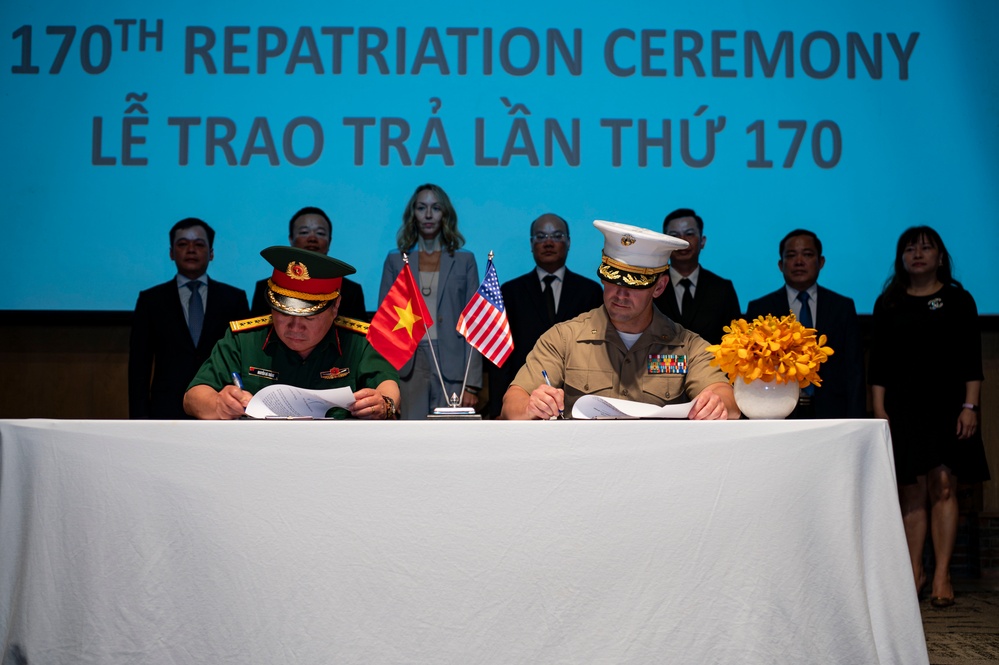 25-3VN Conducts Repatriation Ceremony