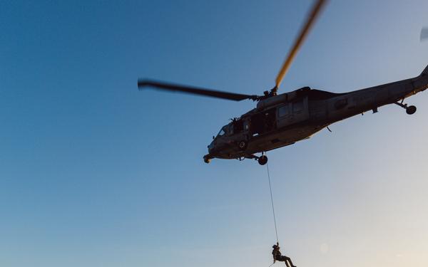 EODMU 5 and HSC-12 Conduct Fast-rope Exercises with USNS Alan Shepard