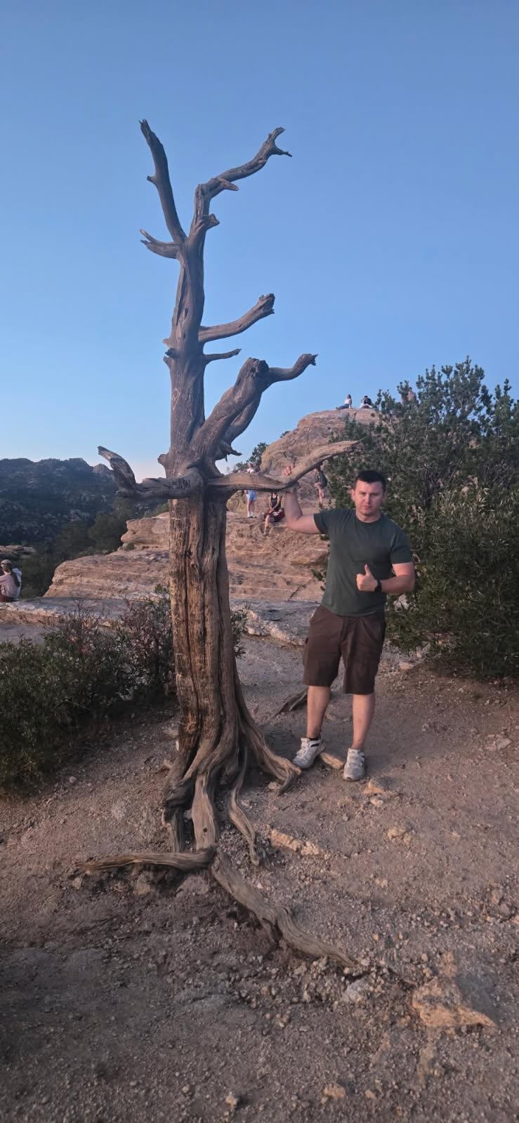 Army Reserve officers, civilian rescue dehydrated hiker near Mount Lemmon