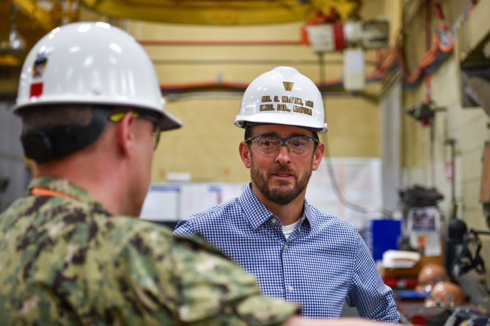 Executive Director of NAVSEA Chris Miller Visits PNSY