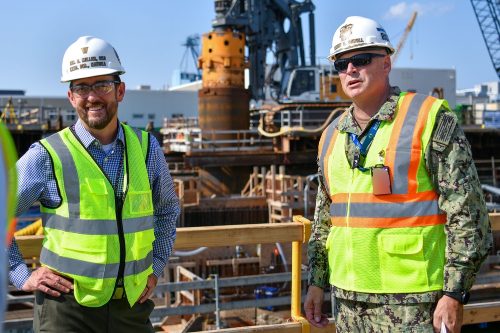 Executive Director of NAVSEA Chris Miller Visits PNSY