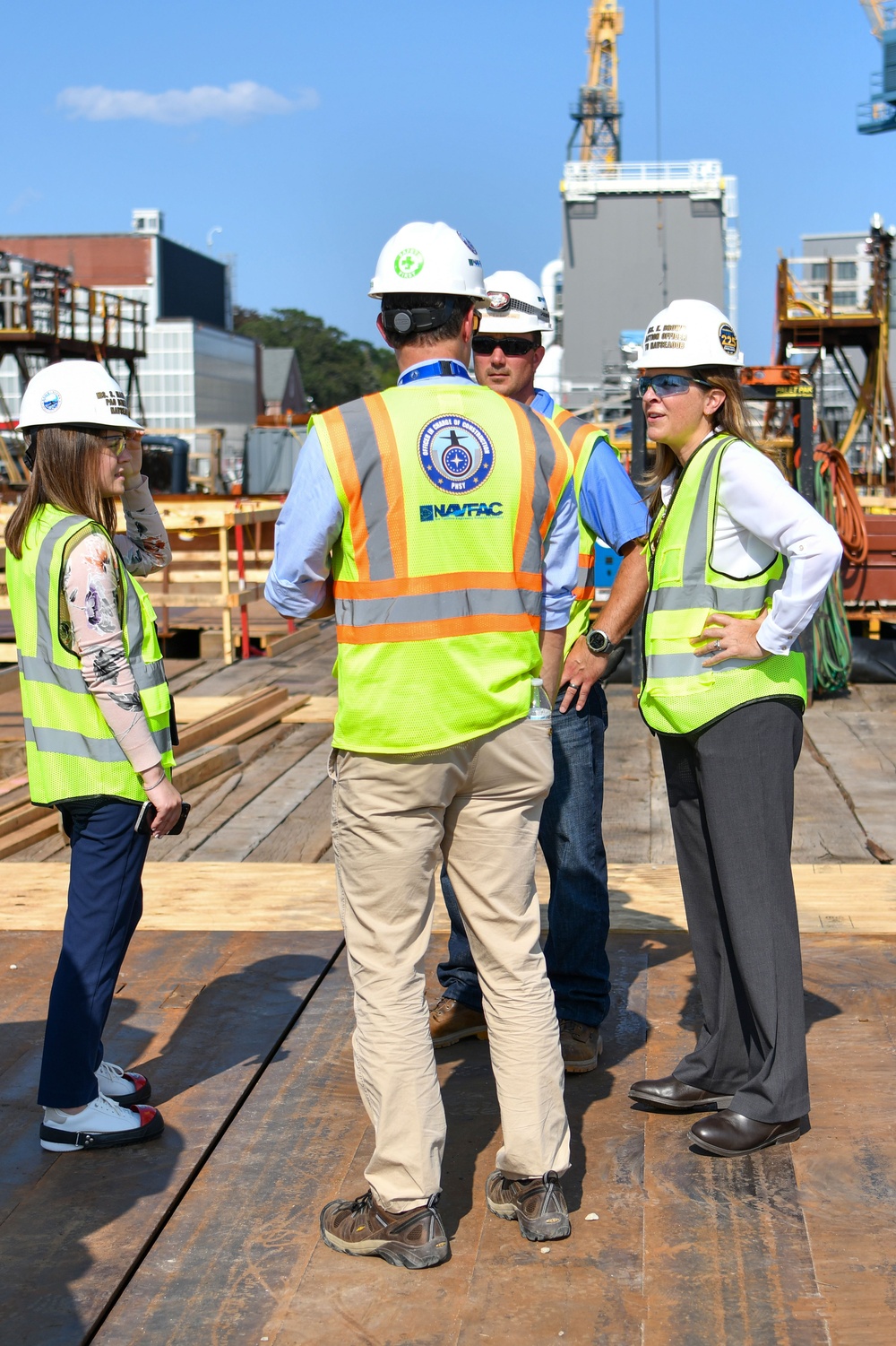 Executive Director of NAVSEA Chris Miller Visits PNSY