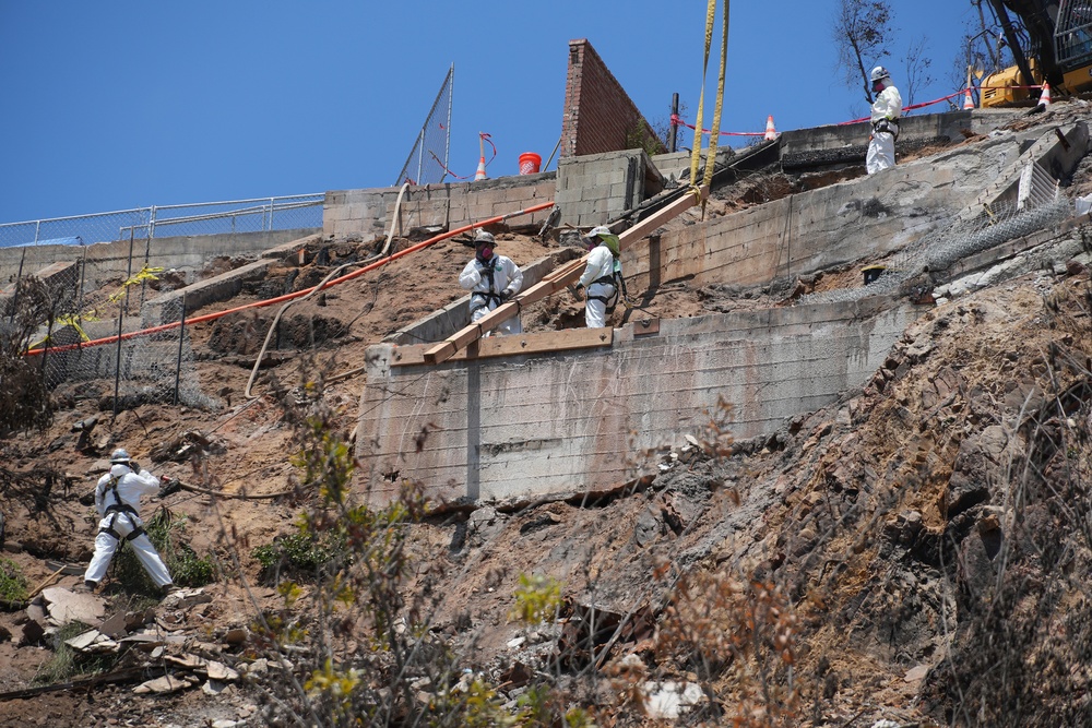 USACE debris removal in Pacific Palisades