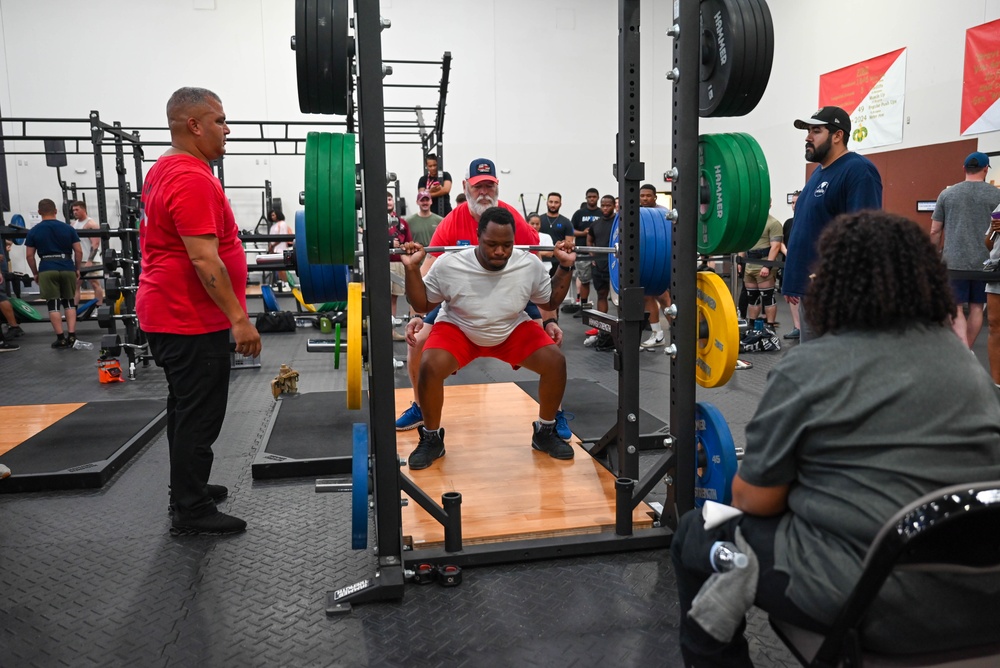 Weight lifting competition tests limits of Soldiers