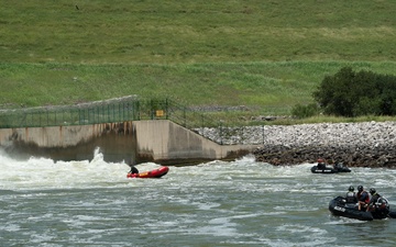 Fort Hoods leads swift water rescue training with Killeen firefighters