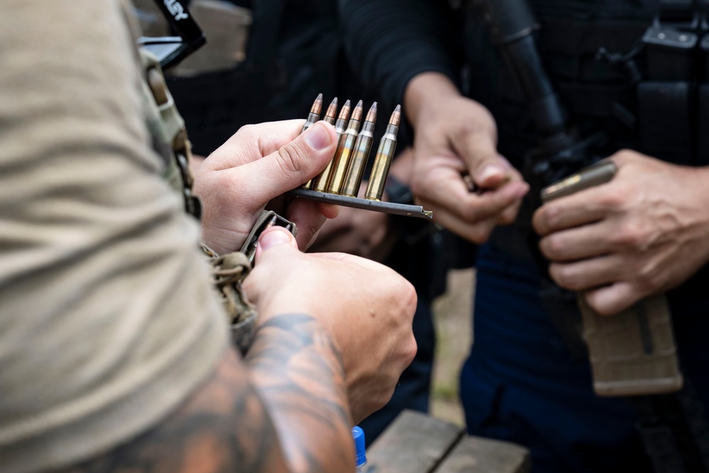 822nd Base Defense Squadron trains with Panamanian National Police