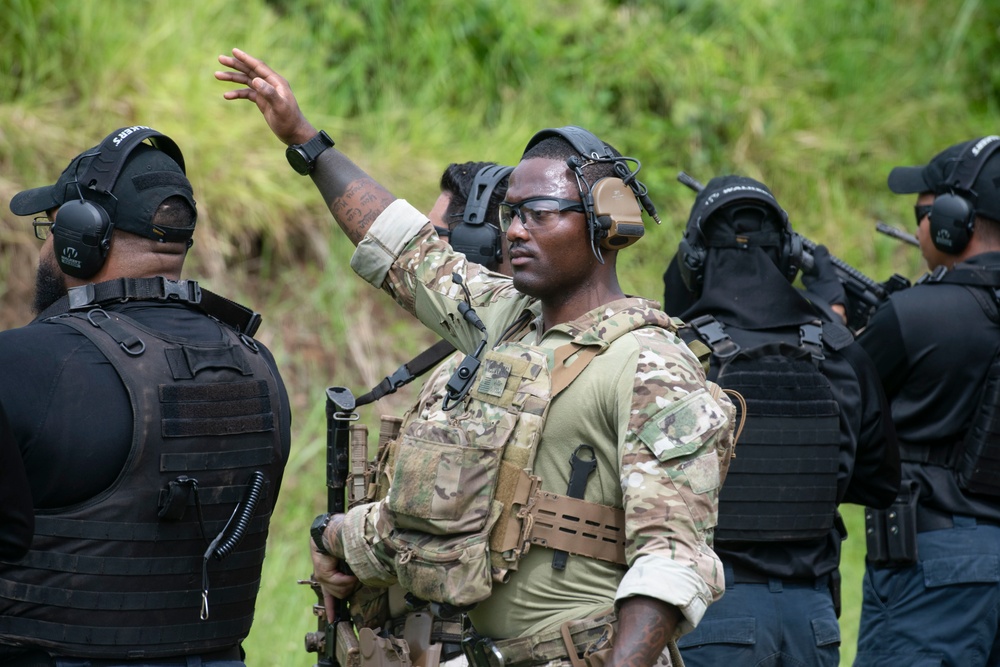 822nd Base Defense Squadron trains with Panamanian National Police