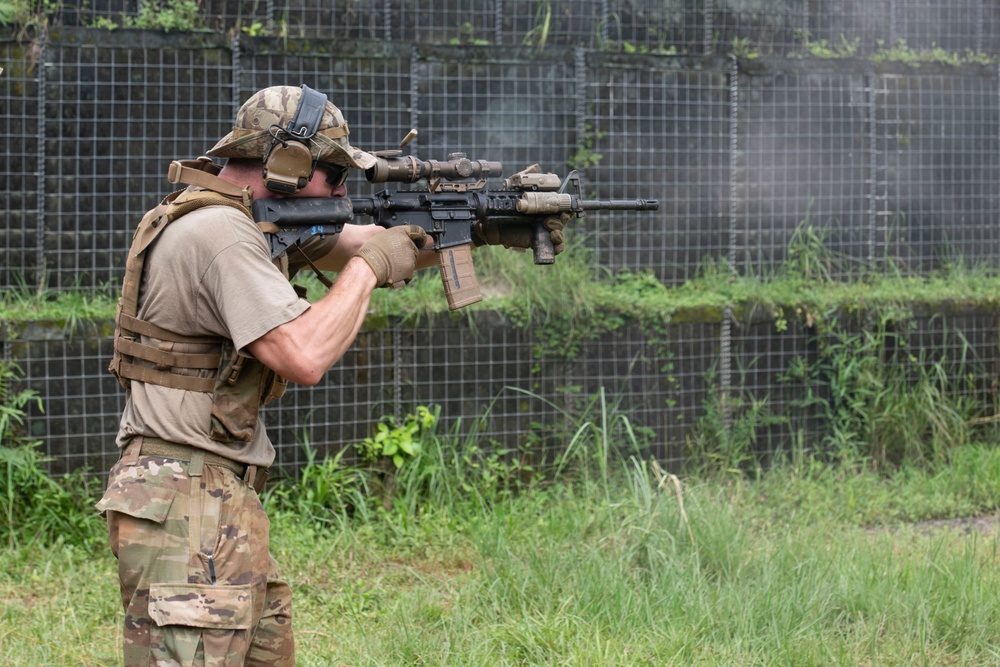 822nd Base Defense Squadron trains with Panamanian National Police